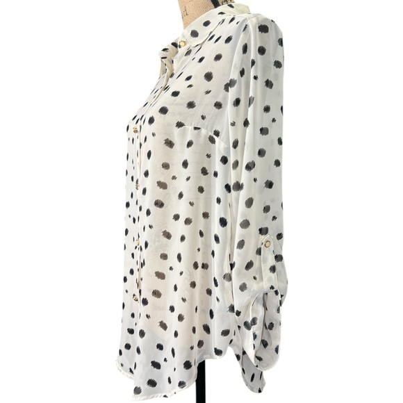 AB Studio EC Off white and black print top. Rolled up tabbed sleeves. Size med - Picture 4 of 8